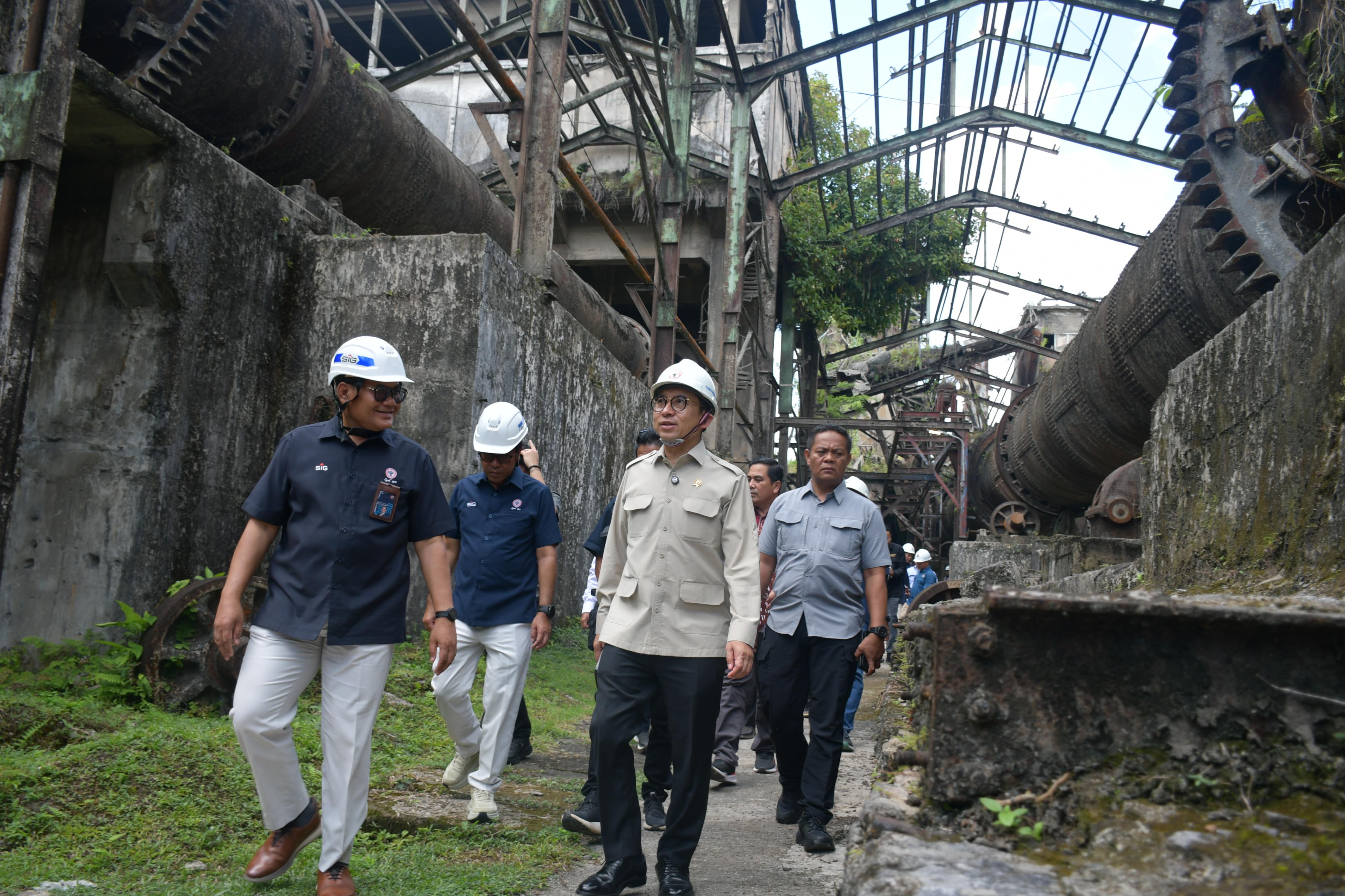 Menteri Kebudayaan Fadli Zon Kunjungi Pabrik Indarung I, 
